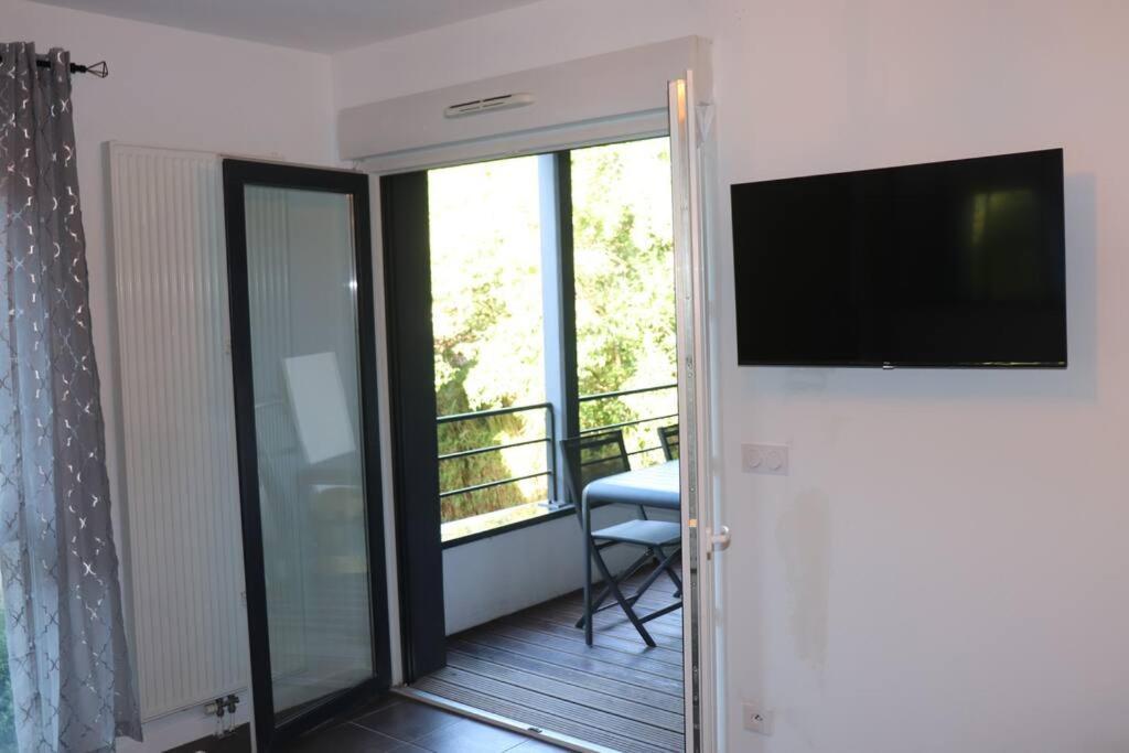 Apartamento Les Cedres -Tram A 50 Metres, Bordeaux A 5 Minutes, Parking Cenon Exterior foto