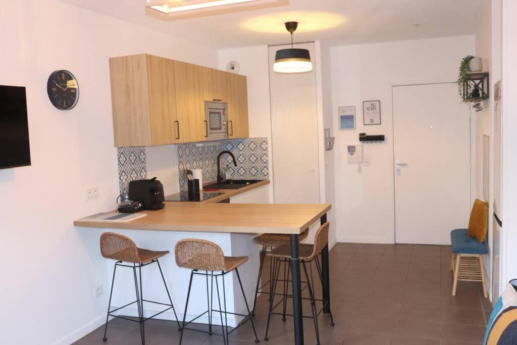 Apartamento Les Cedres -Tram A 50 Metres, Bordeaux A 5 Minutes, Parking Cenon Exterior foto