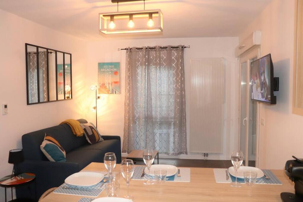 Apartamento Les Cedres -Tram A 50 Metres, Bordeaux A 5 Minutes, Parking Cenon Exterior foto